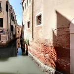 Sant\'Angelo Apartment